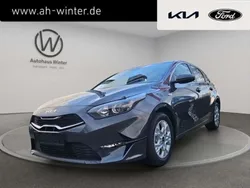 Grau Neu 2024 Kia Ceed Vision Limousine | 23.990 € (Etwas zu teuer)