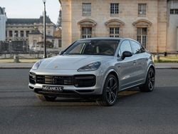 Grau Gebraucht 2021 Porsche Cayenne Turbo S SUV | 129.900 €