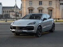 Grau Gebraucht 2021 Porsche Cayenne Turbo S SUV | 129.900 € (Etwas zu teuer)
