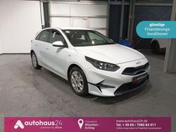 Weiß Gebraucht 2022 Kia Ceed Edition 7 Limousine | 16.660 € (Fairer Preis)