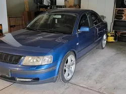 Blau Gebraucht 2000 VW Passat Limousine | 1.500 € (Guter Preis)