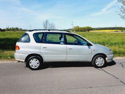 Silber Gebraucht 1999 Toyota Picnic Van / Kleinbus | 2.950 €