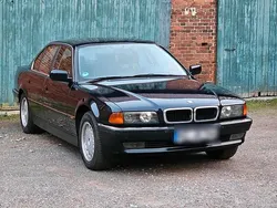 Blau Gebraucht 1994 BMW 740 Limousine | 3.500 €