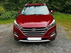 Rot Gebraucht 2016 Hyundai Tucson SUV | 14.000 € (Etwas zu teuer)
