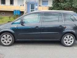 Schwarz Gebraucht 2012 Opel Zafira Family Van / Kleinbus | 4.800 € (Guter Preis)