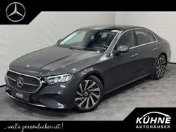 Grau, Gebraucht 2023 Mercedes E200 Avantgarde Limousine | 43.900 € (Fairer Preis)
