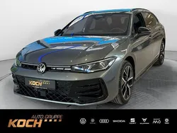 Diabasgrau metallic / grenadil Neu 2025 VW Passat R-line Kombi | 73.400 €