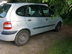 Silber Gebraucht 2003 Renault Scénic Van / Kleinbus | 1.400 €