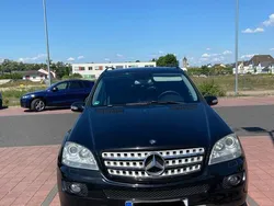 Schwarz Gebraucht 2005 Mercedes ML350 SUV | 6.799 € (Fairer Preis)