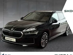 Schwarz Gebraucht 2024 Skoda Superb Selection Kombi | 35.490 € (Fairer Preis)