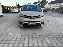 Grau Gebraucht 2019 Toyota Proace Van | 32.400 € (Etwas zu teuer)
