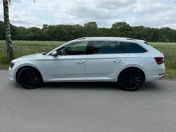 Weiß Gebraucht 2017 Skoda Superb Kombi | 15.300 € (Guter Preis)