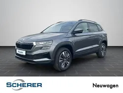 Grau Neu 2025 Skoda Karoq Tour SUV | 43.450 €