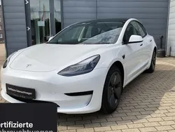 Weiß Gebraucht 2021 Tesla Model 3 Limousine | 29.300 € (Etwas zu teuer)