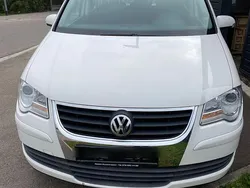 Weiß Gebraucht 2007 VW Touran Trendline Van / Kleinbus | 1.750 € (Superpreis)