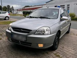 Silber Gebraucht 2003 Kia Rio Kombi | 1.050 €