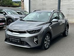 Grau Gebraucht 2024 Kia Stonic Vision SUV | 20.670 € (Fairer Preis)