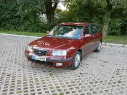Rot Gebraucht 2000 Hyundai Elantra Limousine | 1.700 €