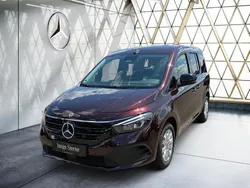Rubellitrot metallic Gebraucht 2024 Mercedes EQT200 Van / Kleinbus | 25.713 €