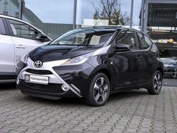 Schwarz Gebraucht 2017 Toyota Aygo X-wave Kleinwagen | 9.789 € (Etwas zu teuer)