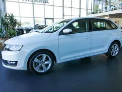 Weiß Gebraucht 2017 Skoda Rapid Cool Edition Limousine | 12.980 € (Fairer Preis)