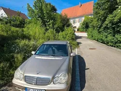 Gold Gebraucht 2001 Mercedes C180 Limousine | 700 €
