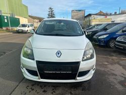Weiß Gebraucht 2011 Renault Scénic Dynamique Van / Kleinbus | 1.999 € (Guter Preis)