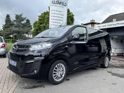 Diamantschwarzmet. Gebraucht 2022 Opel Zafira Life Selection Van | 29.790 € (Guter Preis)