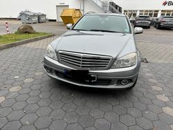 Silber Gebraucht 2008 Mercedes 220 Kombi | 3.300 €