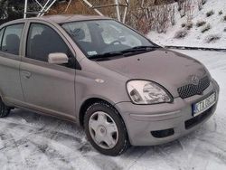 Blau Gebraucht 2001 Toyota Yaris Sol Limousine | 1.399 € (Fairer Preis)