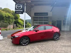Rot Gebraucht 2022 Mazda 3 Selection Limousine | 21.950 € (Fairer Preis)