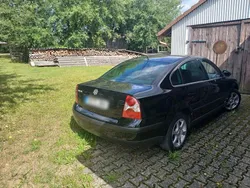 Schwarz Gebraucht 2004 VW Passat Limousine | 900 € (Guter Preis)