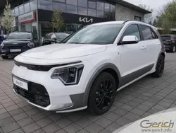 Snow white pearl (metallic) Gebraucht 2024 Kia e-Niro Inspiration SUV | 31.900 € (Superpreis)