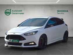 Frostweiß Gebraucht 2018 Ford Focus ST Limousine | 22.385 € (Teuer)