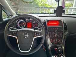 Grau Gebraucht 2010 Opel Astra Kleinwagen | 11.500 € (Teuer)