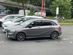 Grün Gebraucht 2014 Mercedes B180 Edition Van / Kleinbus | 10.200 € (Fairer Preis)