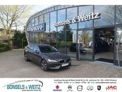 Grau metallic Gebraucht 2024 Volvo V60 Core Kombi | 36.990 € (Guter Preis)