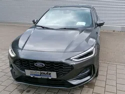 Grau metallic Gebraucht 2022 Ford Focus ST-Line X Limousine | 20.990 € (Fairer Preis)