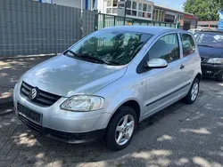 Silber Gebraucht 2005 VW Fox Basis Kleinwagen | 2.950 € (Teuer)
