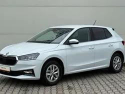 Moonweiss metallic Gebraucht 2024 Skoda Fabia Selection Kleinwagen | 17.590 € (Guter Preis)