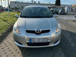 Silber Gebraucht 2008 Toyota Auris Kleinwagen | 4.700 € (Etwas zu teuer)