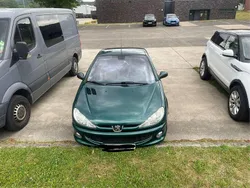 Grün Gebraucht 2004 Peugeot 206 CC Roland Garros Cabrio | 750 € (Superpreis)