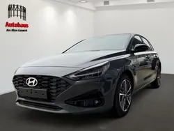 Grau Neu 2024 Hyundai i30 Advantage Limousine | 25.685 € (Fairer Preis)