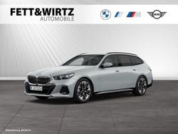 Brooklyn grau metallic Gebraucht 2025 BMW 520 M Sport Kombi | 50.800 € (Guter Preis)