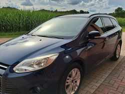 Blau Gebraucht 2011 Ford Focus Titanium Kombi | 2.400 € (Guter Preis)