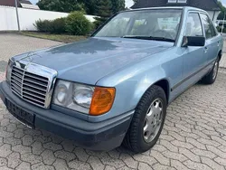 Blau Gebraucht 1987 Mercedes E260 Limousine | 3.599 €