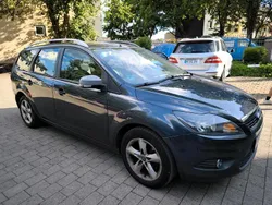 Grau Gebraucht 2010 Ford Focus Kombi | 1.950 € (Guter Preis)