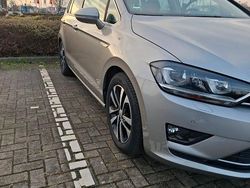 Silber Gebraucht 2014 VW Golf Sportsvan LOUNGE Van / Kleinbus | 14.500 € (Fairer Preis)