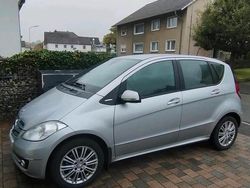 Silber Gebraucht 2011 Mercedes A200 Limousine | 6.000 € (Teuer)