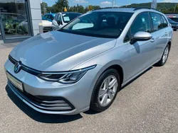 Reflexsilber Gebraucht 2021 VW Golf VIII Life Kombi | 15.950 € (Fairer Preis)